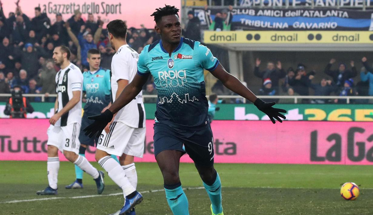 8. Duvan Zapata (Atalanta) - 15 Gol. (AP/Paolo Magni)