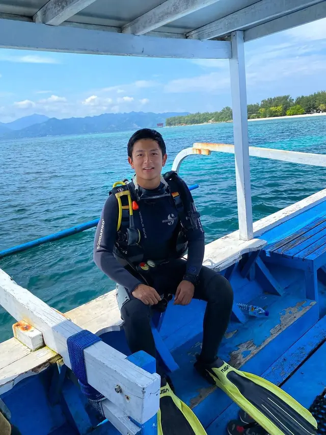 6 Potret Terbaru Rio Haryanto Pembalap yang Dikabarkan Akan Menikahi Larissa Chou