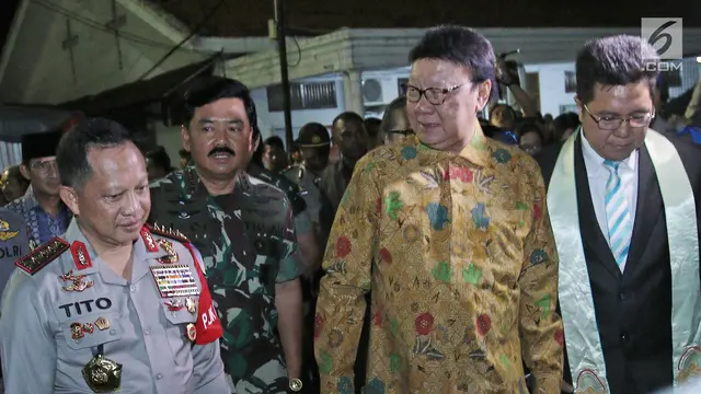 PHOTO: Mendagri, Panglima TNI, Kapolri dan Gubernur DKI Sapa Jemaat Gereja Immanuel