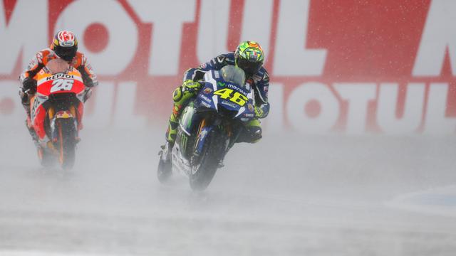 Motogp Inggris Bermasalah Dengan Ban Rossi Pilih Balapan Hujan Bola Liputan6 Com