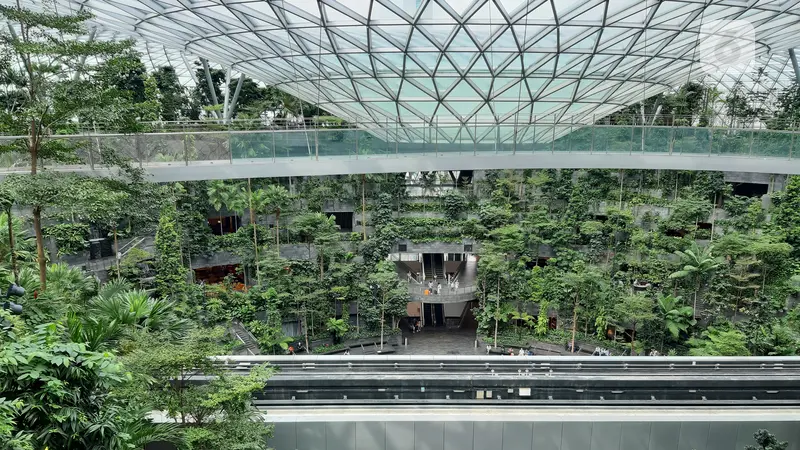 Bandara Changi di Singapura.