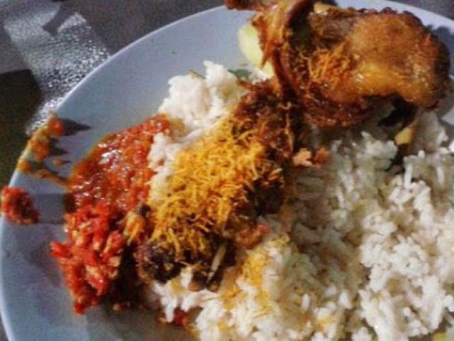 5 Pilihan Tempat Makan Mencicipi Sensasi Nasi Bebek Di Surabaya Surabaya Liputan6 Com
