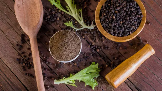 Rahasia Jaga Kesehatan Tubuh Secara Alami, Kombinasi Kunyit dan Lada Hitam Bisa Jadi Andalan