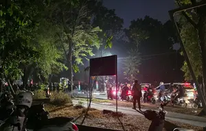 Demo di Unhas Berujung Ricuh: Motor Listrik Dibakar, 1 Mahasiswa Ditangkap