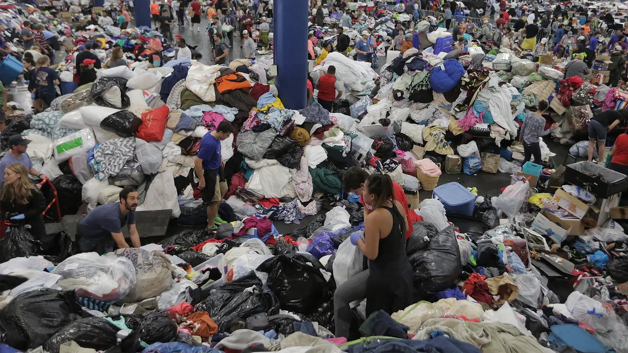 PHOTO: Aksi Penggalangan Dana Untuk Korban Badai Harvey
