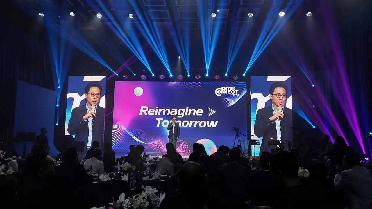 Presiden Direktur PT Elang Mahkota Teknologi Tbk atau Emtek, Alvin Sariaatmadja dalam acara Emtek Connect 2023 di SCTV Tower, Senayan City, Jakarta, Rabu (1/2/2023).