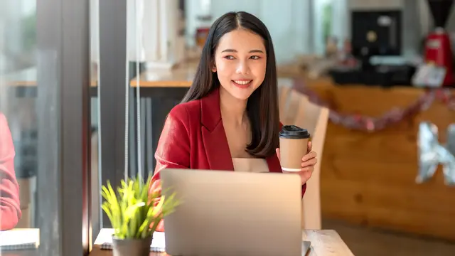 perempuan dan 28 agustus citra diri positif