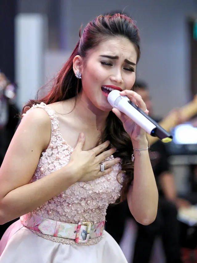 [Bintang] Ayu Ting Ting