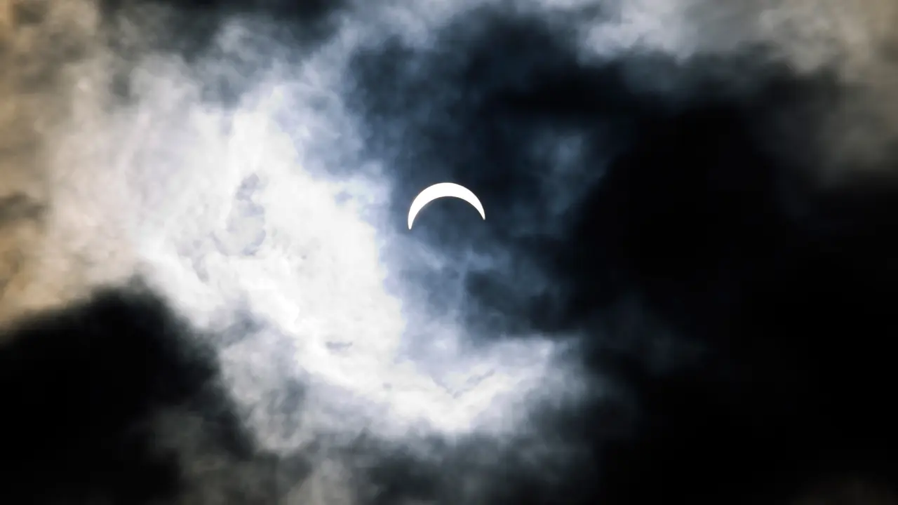 Gerhana Matahari Gelap Gulitakan Langit Amerika Serikat