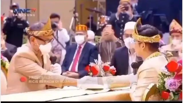 6 Momen Pernikahan Ria Ricis dan Teuku Ryan, Kental Sentuhan Adat Palembang