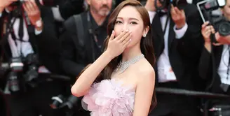 Saat ini memang Jessica Jung sudah jarang bernyanyi, walaupun demikian ia tetap mempunyai jadwal yang padat di dunia hiburan. Tak hanya di Korea Selatan saja, ia juga disibukkan dengan kariernya di luar negeri. (Foto: instagram.com/jessica.syj)