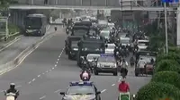 Polisi dan TNI memberikan penjagaan ketat di sentra perdagangan
