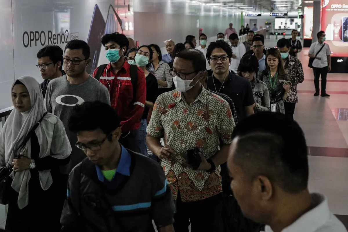 Penumpang MRT Jakarta