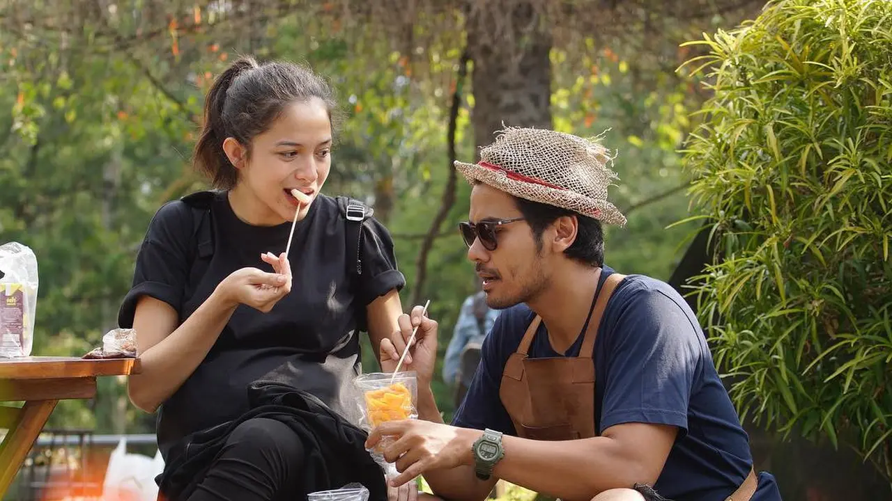 [Bintang] Putri Marino dan Chicco Jerikho