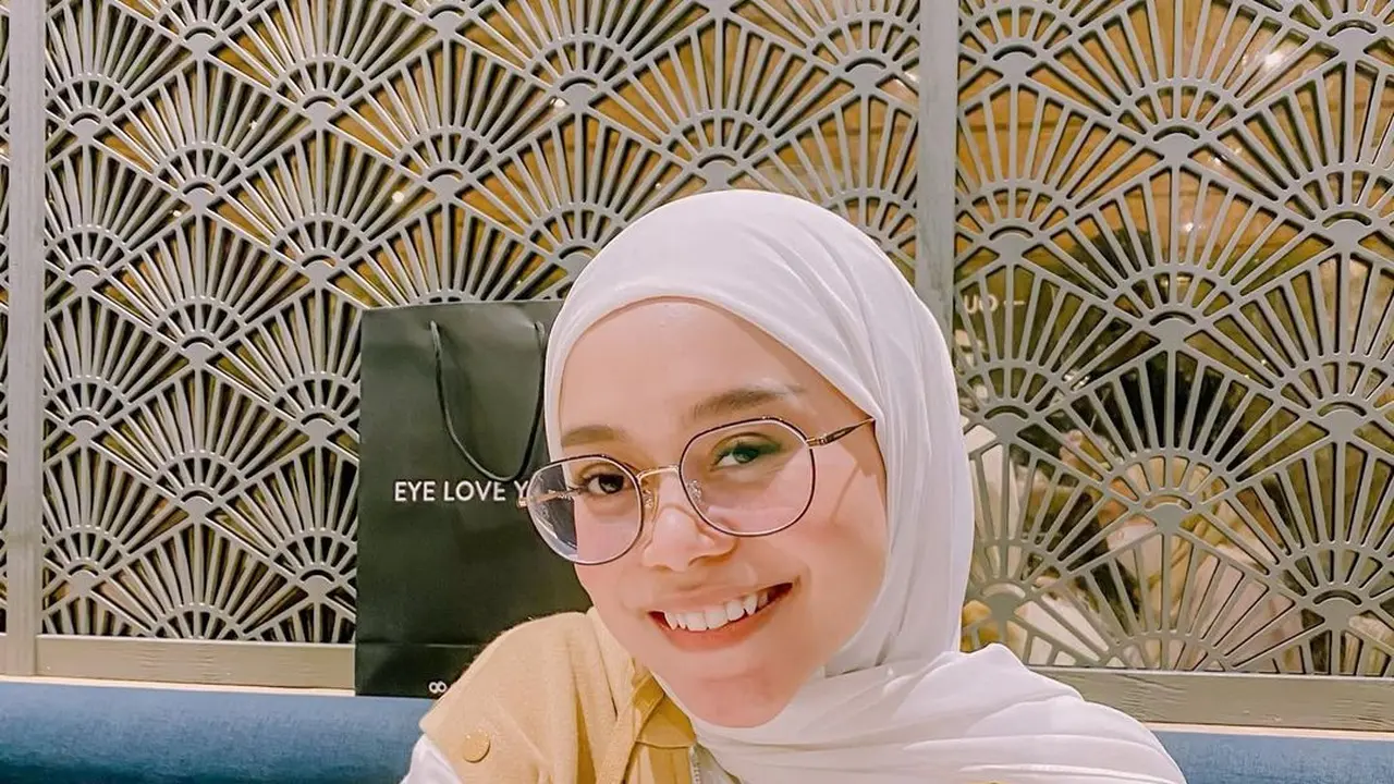Lesti Kejora unggah foto bareng rekan selebriti
