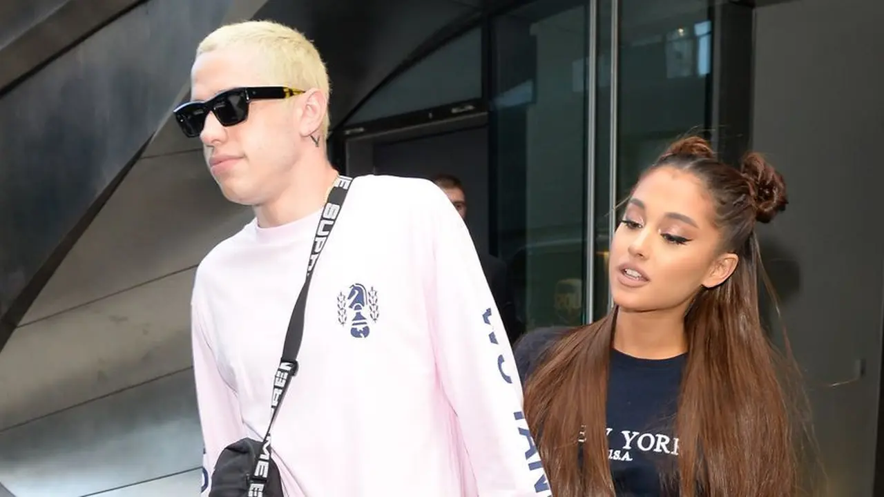 [Bintang] Ariana Grande - Pete Davidson