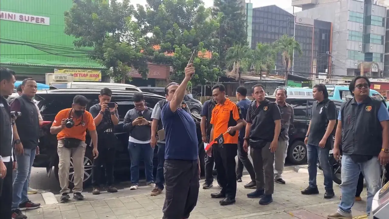 Ghatan Saleh Peragakan 17 Adegan Saat Rekonstruksi Kasus Percobaan Pembunuhan