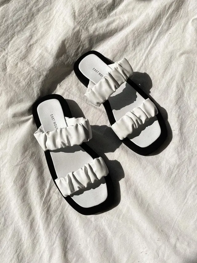 Rekomendasi 5 Jenis Sandal Wanita yang Membuatmu Tampil Stylish dan Tetap Nyaman, serta Tips Memadukannya