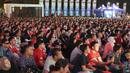 Suporter Garuda memadati tempat nonton bareng pertandingan Timnas Indonesia vs China di Kompleks Stadion Utama Gelora Bung Karno (SUGBK), Senayan, Jakarta, Selasa (15/10/2024) malam WIB. (Bola.com/Abdul Aziz)