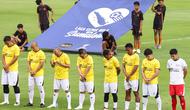 I.League bersama Asosiasi Pesepakbola Profesional Indonesia (APPI) menggelar laga amal untuk bencana Sumatra di Stadion Madya GBK, Jakarta, Jumat (19/12/2025). (Bola.com/Abdul Azis)