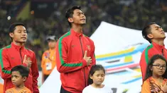 Satria Tama, kiper berusia 24 tahun yang baru saja meneken kontrak dengan Persebaya Surabaya. Sebelumnya, Satria bermain untuk Madura United. Sebagai kiper potensial, ia kerap diberi kesempatan menjadi kiper timnas Indonesia. (Liputan6.com/IG/@satriatama23)