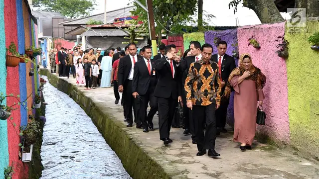 Susuri Gang Sempit, Jokowi Hadiri Pernikahan Anak Mantan Sopir Pribadinya