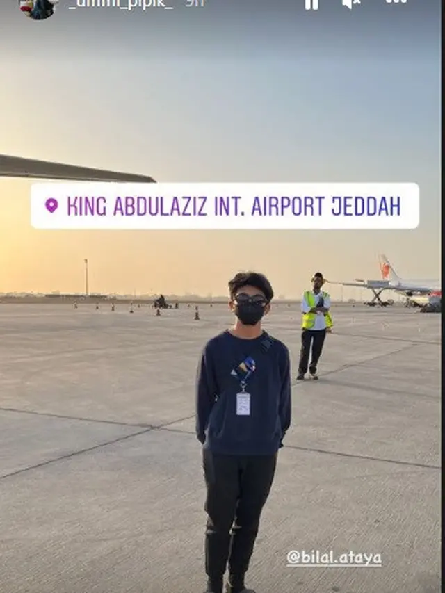Umi Pipik Berangkat Umrah Bareng 3 Anaknya (Foto: Instagram/@_ummi_pipik_)