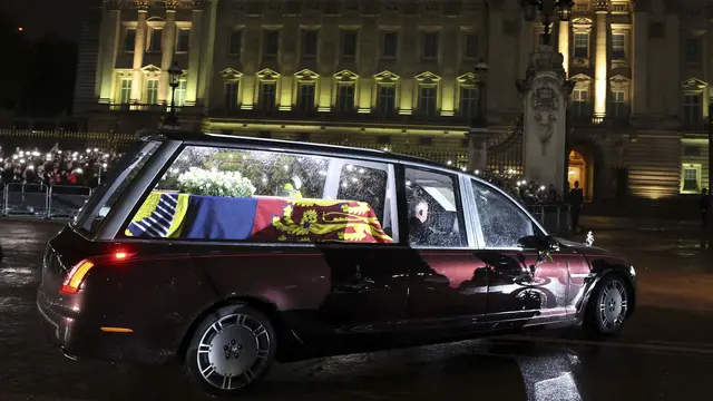Peti mati Mendiangan Ratu Elizabeth II Tiba di Istana Buckingham