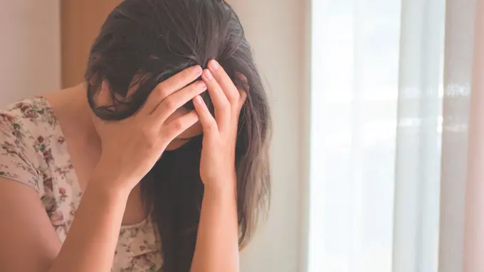 mengkhianati kesetiaan