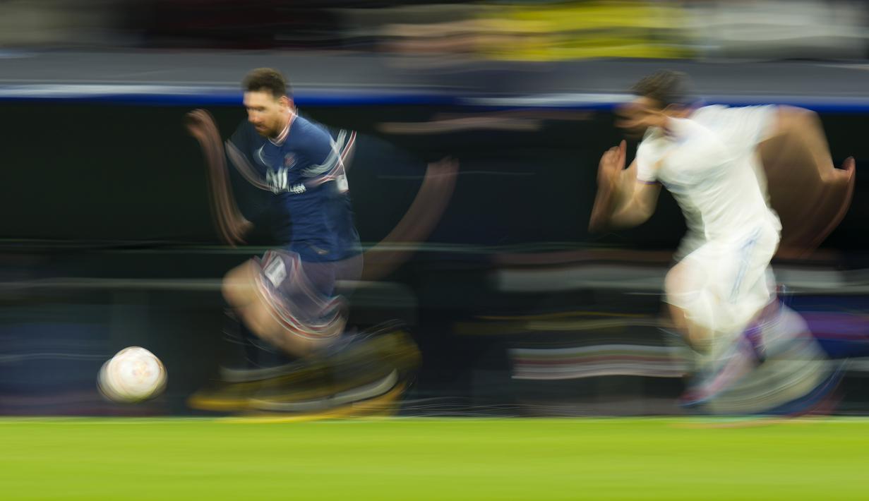 PSG unggul tipis dalam penguasaan bola yakni mencapai 54 persen. Namun, Lionel Messi dan kawan-kawan tertinggal dalam hal tembakan tepat sasaran ke gawang lawan 4 berbanding 7. (AP/Manu Fernandez)