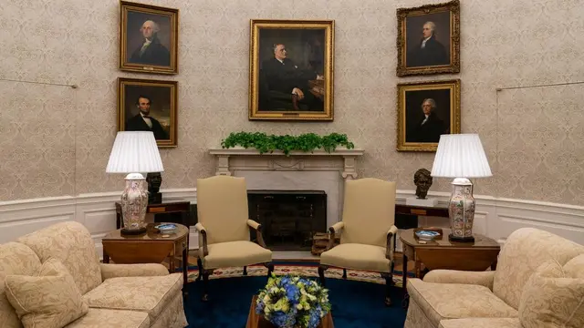 Dekorasi Baru Ruang Oval Kantor Presiden AS Joe Biden. (AP Photo)