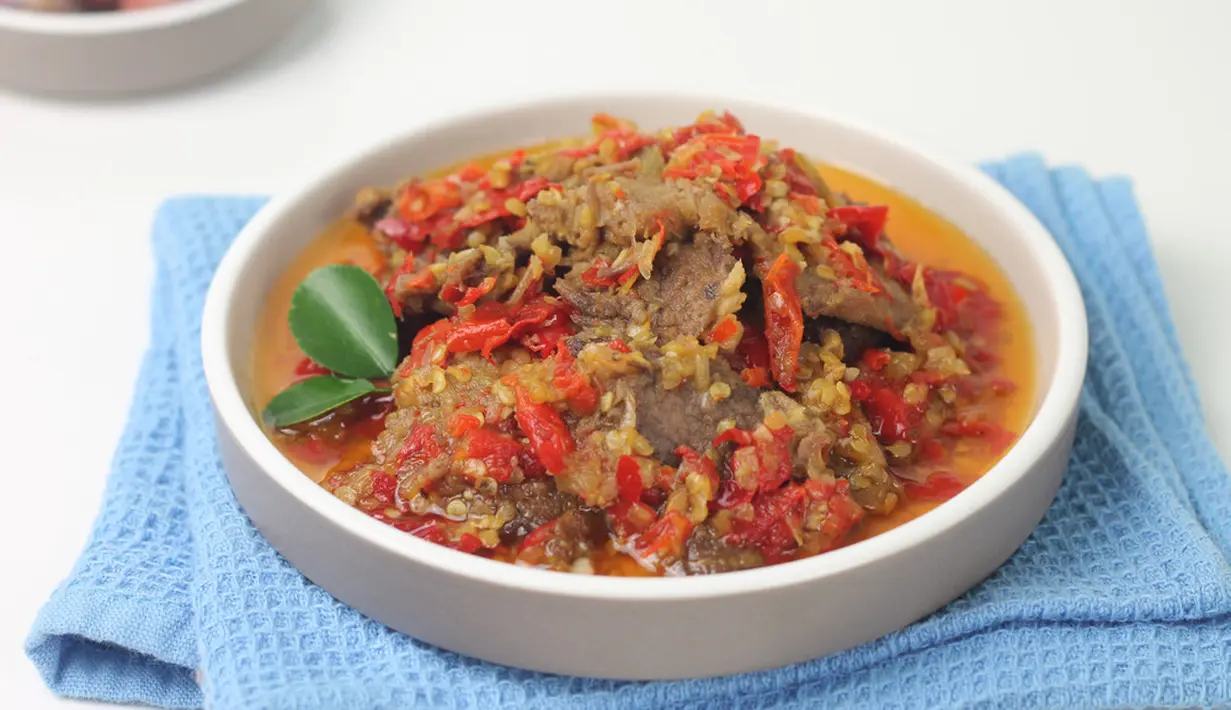 Dendeng balado daging sapi menu yang cocoj buat yang suka makanan pedas. (Cholifahcho2/Shutterstock)