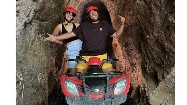 Gaya Nia Ramadhani Berlibur di Labuan Bajo Hingga Bali, credit: @ramadhaniabakrie