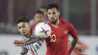 Stefano Lilipaly beraksi dalam duel Timnas Indonesia kontra Filipina pada penyisihan Grup B Piala AFF 2018, Minggu (25/11/2018) di Stadion Utama Gelora Bung Karno. (Bola.com/Muhammad Iqbal Ichsan)