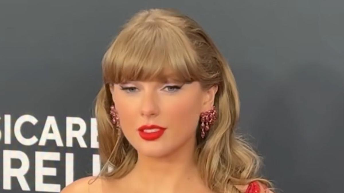 6 Item Fashion Unik di Grammy ke-67 Dikenakan Para Musisi Bisa Jadi Tren 2025, Taylor Swift Kenakan Aksesori Kaki hingga Topi Billie Eilish