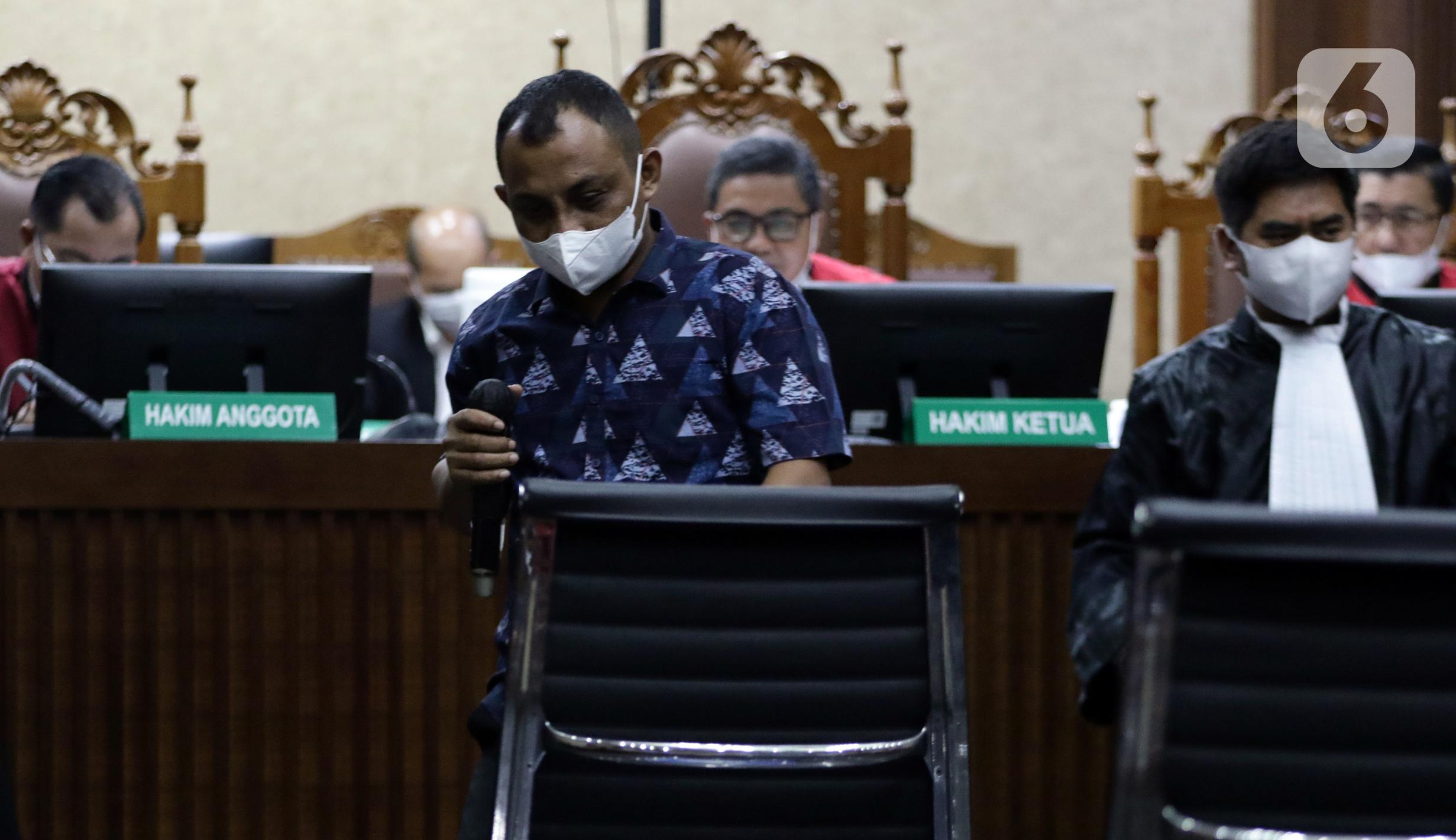 FOTO: Stepanus Robin Pattuju dan Maskur Husain Bersaksi di Sidang Azis ...
