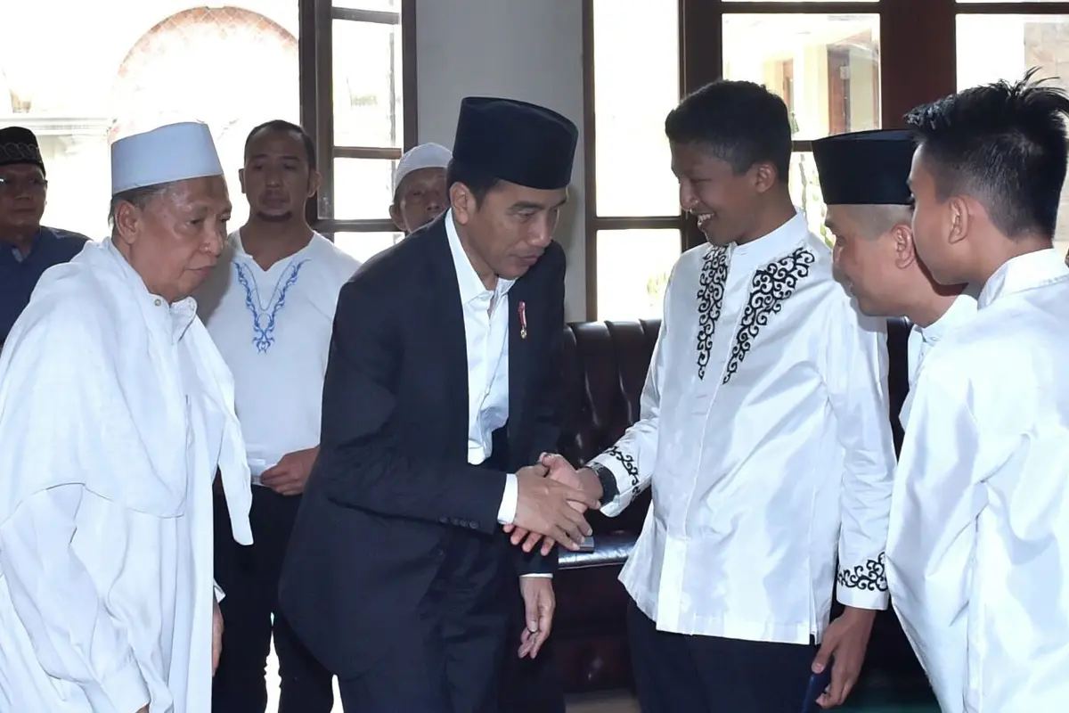 Presiden Jokowi Melayat Istri Mantan Wapres Hamzah Haz