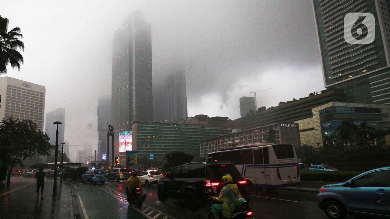 Badan Meteorologi, Klimatologi dan Geofisika (BMKG) kembali mengeluarkan peringatan dini terkini terkait cuaca sejumlah wilayah di Indonesia.