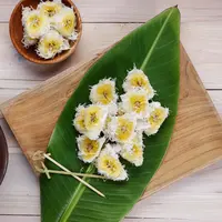 ilustrasi pisang dengan kelapa parut/sri widyowati/Shutterstock