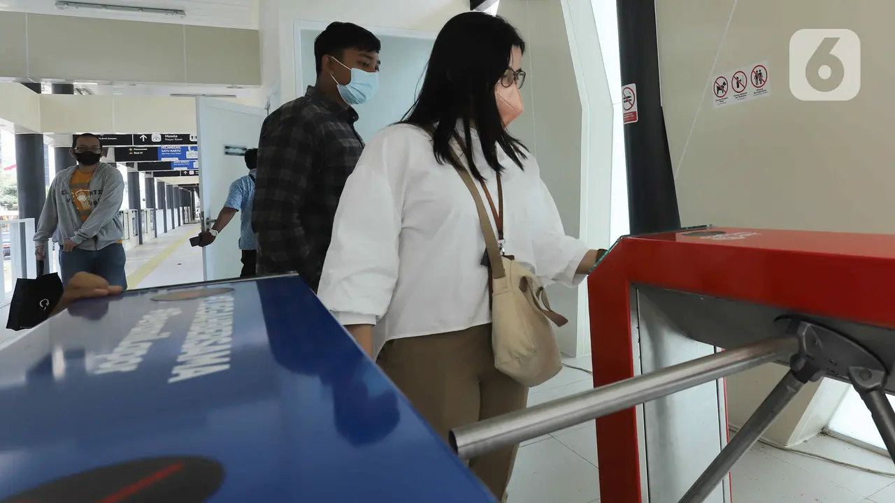 Halte Gelora Bung Karno Beroperasi Kembali