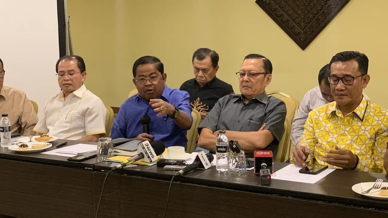 Eksponen Partai Golkar atau Pemrakarsa Kebangkitan Partai Golkar mendesak, Ketua Umum Golkar Airlangga Hartarto mundur dari jabatan ketua umum.