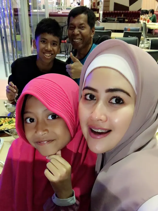 Disebut Mirip, Ini 7 Potret Kiwil dengan Anaknya dari Meggy Wulandari