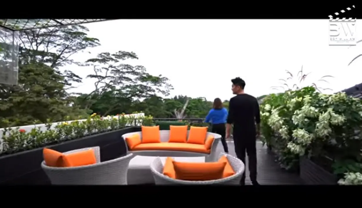 Prilly Latuconsina (Youtube/ Boy William)