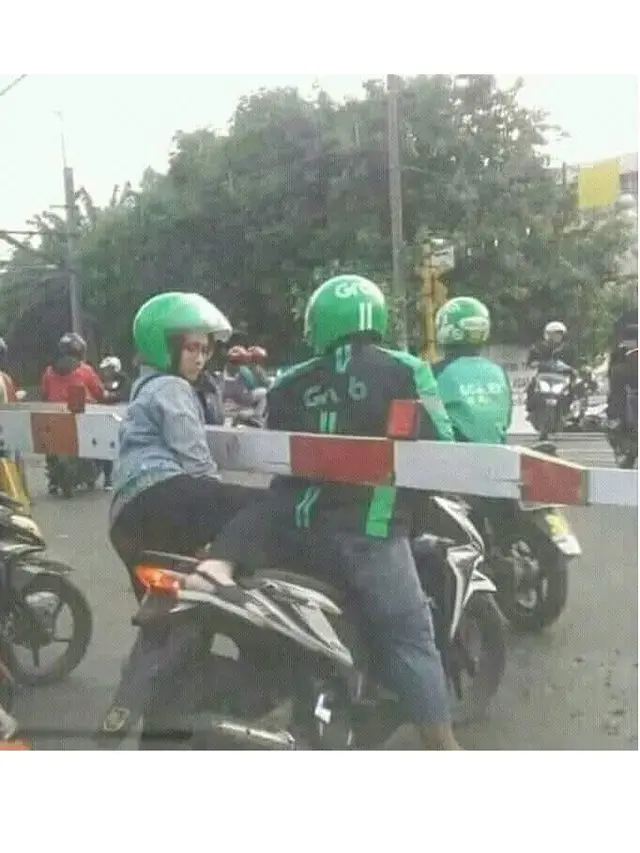 Kelakuan nyeleneh (Sumber: Instagram/dramaojol_id)