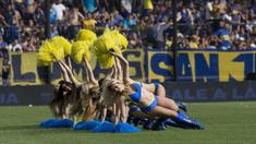 Pesona para gadis cheerladers klub Boca Juniors, Argentina.