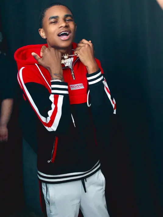 Dalam live-streaming Instagram yang dlakukan oleh Zoel Dollaz, Jay menuliskan hal yang mengejutkan. (instagram/ybnalmightyjay)