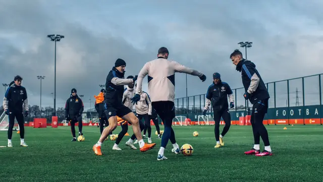 Foto: Wout Weghorst Jalani Latihan Perdana Bareng MU, Siap-siap Debut di Kandang Crystal Palace