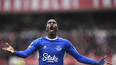 Pemain Everton Amadou Onana diincar Manchester United (AFP)