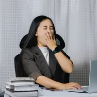 Ilustrasi perempuan mengantuk/copyrightshuttersttock/Tanarat Graphy