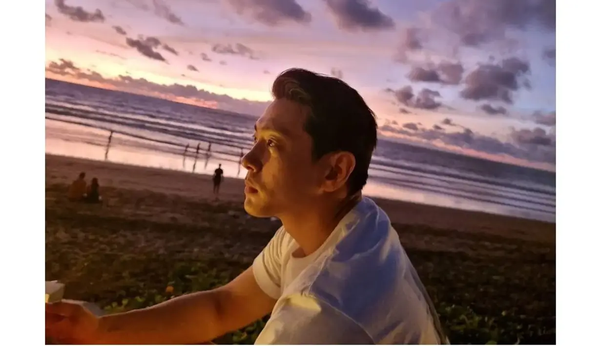 Di drama Love To Hate You,  Teo Yoo berperan sebagai Nam Kang Ho yang debut jadi aktor Korea setelah belajar di luar negeri. (FOTO: instagram.com/teoyoo/)